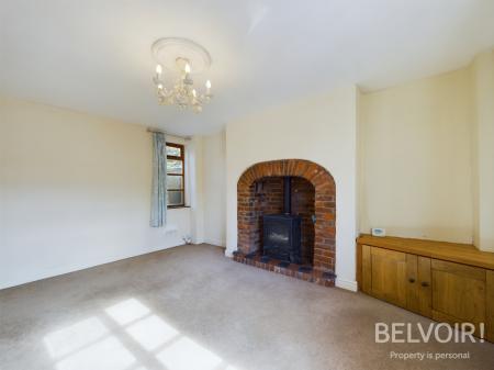 3 bedroom Terraced House to let in Newcastle Road, Stone, ST15