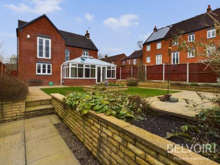 4 bedroom Detached house to let in Harecastle Bank, Meaford, Stone, ST15