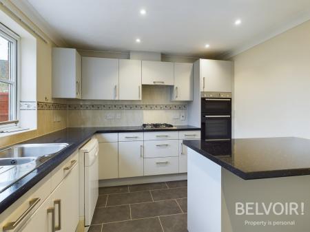 4 bedroom Detached house to let in Harecastle Bank, Meaford, Stone, ST15