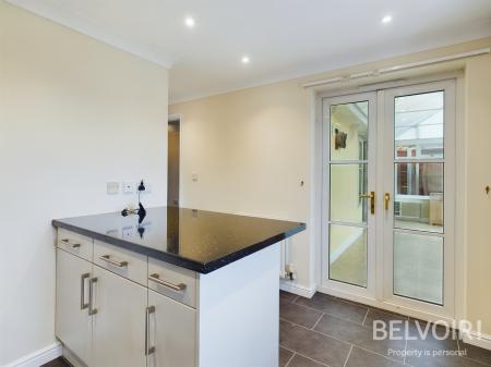 4 bedroom Detached house to let in Harecastle Bank, Meaford, Stone, ST15