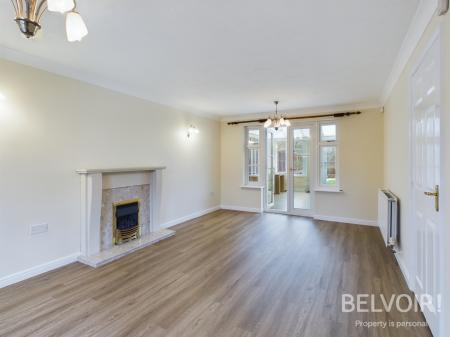4 bedroom Detached house to let in Harecastle Bank, Meaford, Stone, ST15