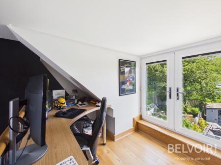 4 bedroom Semi-detached house for sale in Eleanor Place, Westlands, Newcastle Under Lyme, ST5