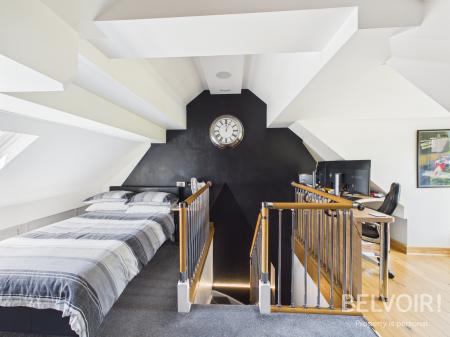 4 bedroom Semi-detached house for sale in Eleanor Place, Westlands, Newcastle Under Lyme, ST5