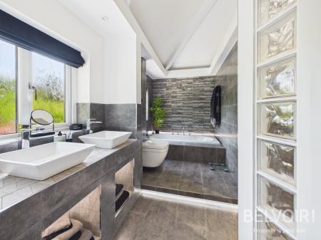 4 bedroom Semi-detached house for sale in Eleanor Place, Westlands, Newcastle Under Lyme, ST5