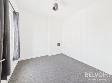 2 bedroom Flat to let in Market Place, Uttoxeter, ST14