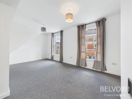 2 bedroom Flat to let in Market Place, Uttoxeter, ST14