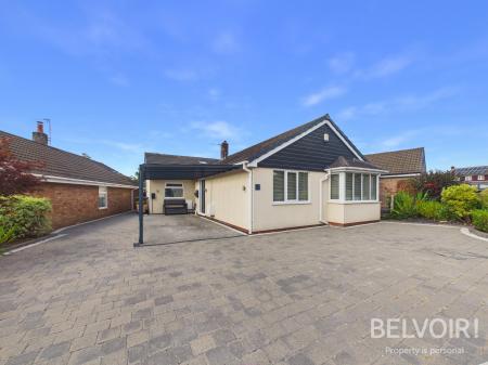 Mount Avenue, Stone, ST15