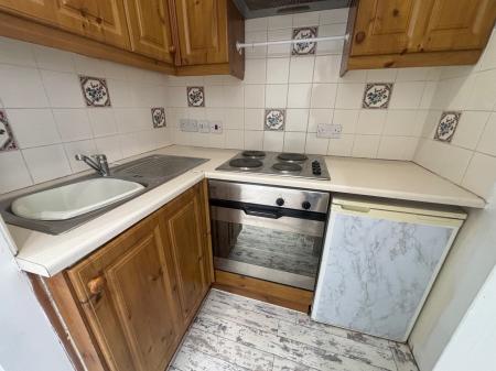 1 bedroom Flat to let in Crown Street, Stone, ST15