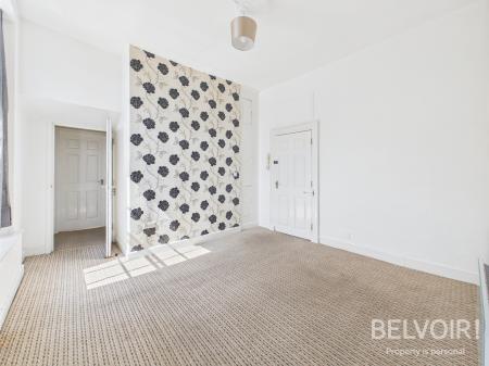 2 bedroom Flat to let in Market Place, Uttoxeter, ST14