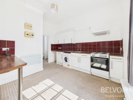 2 bedroom Flat to let in Market Place, Uttoxeter, ST14