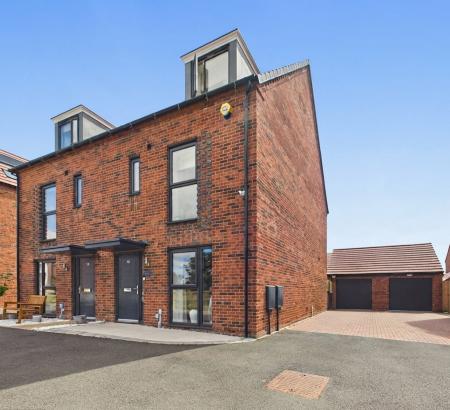 Anemone Avenue, Stafford, ST17