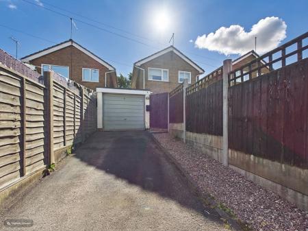 3 bedroom Detached house for sale in Seabridge Road, Newcastle Under Lyme, ST5