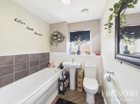 4 bedroom Detached house for sale in Andrus Way, Stafford, ST16