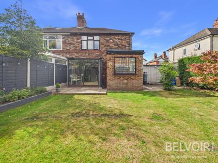 2 bedroom Semi-detached house for sale in Stanley Road, Hartshill, Stoke On Trent, ST4