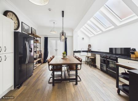4 bedroom Town house for sale in Princes Road, Stoke On Trent, ST4