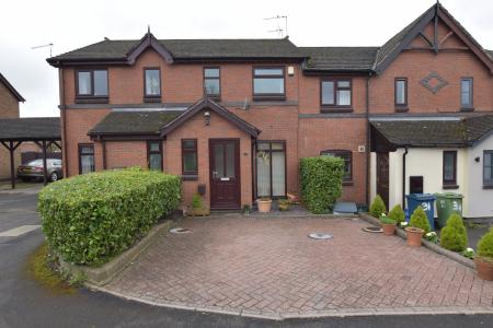 2 bedroom Town house to let in Meadowbrook Court, Stone, ST15