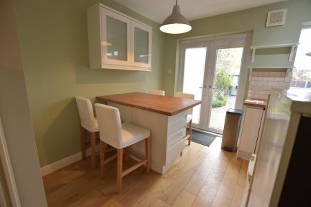 2 bedroom Town house to let in Meadowbrook Court, Stone, ST15