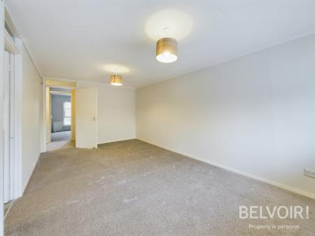 2 bedroom Flat to let in Stafford Road, Stone, ST15