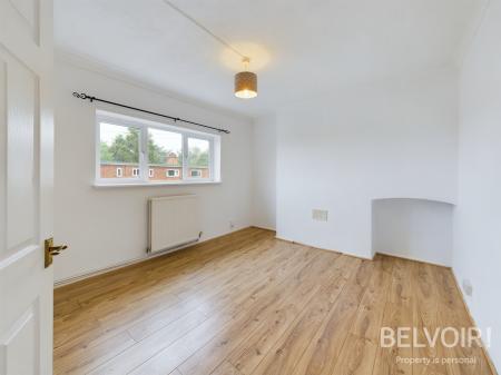 2 bedroom Flat to let in Poplar Close, Walton, Stone, ST15