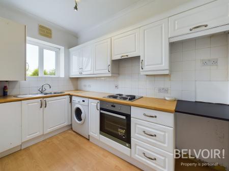 2 bedroom Flat to let in Poplar Close, Walton, Stone, ST15