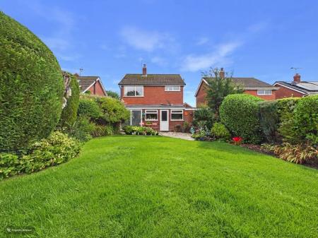 3 bedroom Detached house for sale in Copeland Avenue, Tittensor, ST12