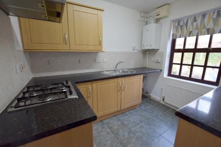 2 bedroom Town house to let in Fieldhouse Court, Stone, ST15