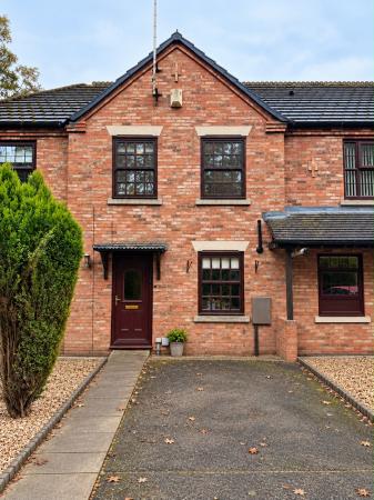 2 bedroom Town house to let in Fieldhouse Court, Stone, ST15