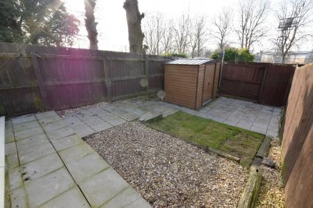 2 bedroom Town house to let in Fieldhouse Court, Stone, ST15