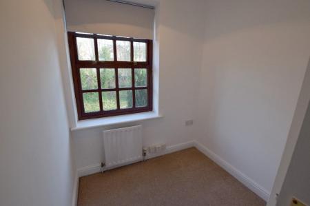 2 bedroom Town house to let in Fieldhouse Court, Stone, ST15