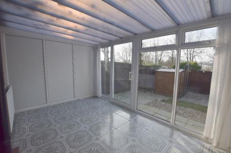 2 bedroom Town house to let in Fieldhouse Court, Stone, ST15