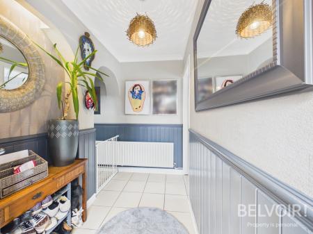 3 bedroom Flat for sale in Dell Close, Stafford, ST16