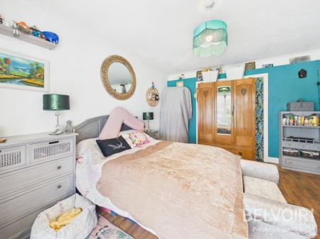 3 bedroom Flat for sale in Dell Close, Stafford, ST16