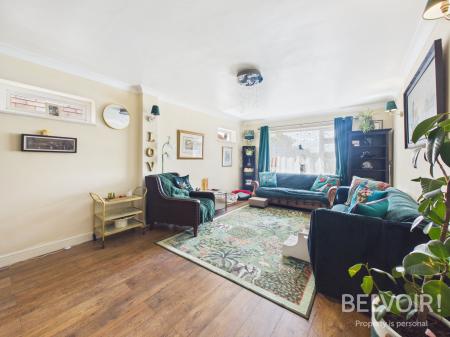 3 bedroom Flat for sale in Dell Close, Stafford, ST16