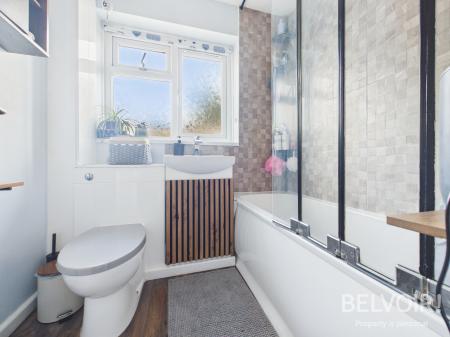 3 bedroom Flat for sale in Dell Close, Stafford, ST16