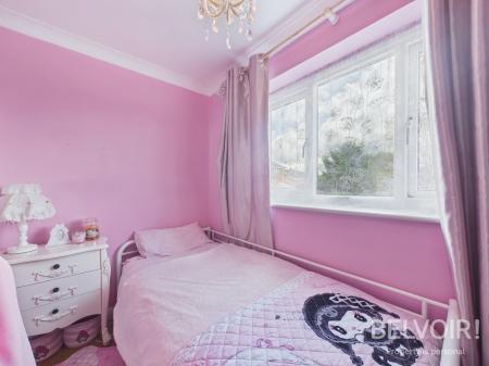 3 bedroom Flat for sale in Dell Close, Stafford, ST16
