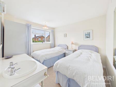 4 bedroom Detached house for sale in Aldbury Close, Parkside, Stafford, ST16