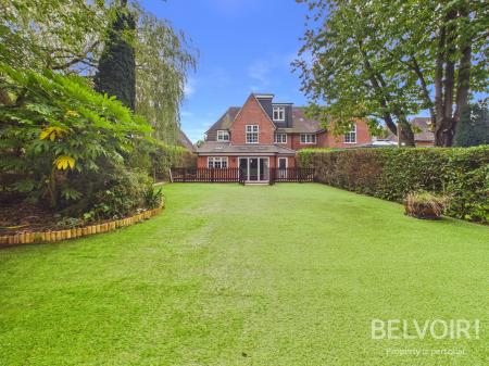 5 bedroom Semi-detached house for sale in Barnfield, Penkhull, Stoke On Trent, ST4