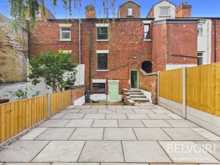 4 bedroom Terraced House for sale in Lichfield Road, Stafford, ST17