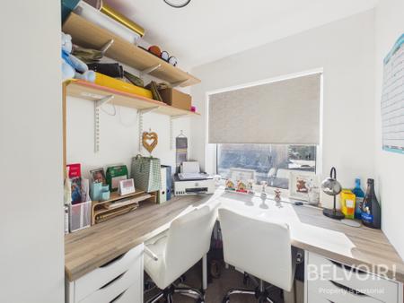 4 bedroom Semi-detached house for sale in Doxeyfields, Stafford, ST16