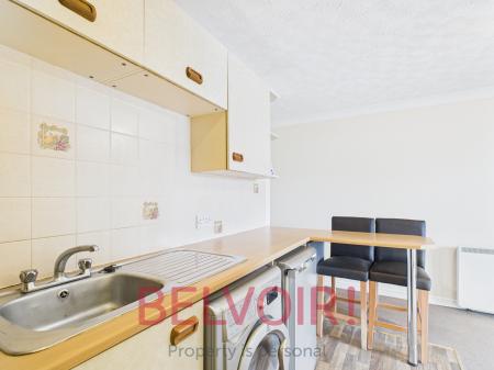 1 bedroom Flat for sale in Northwood Green, Stoke-on-Trent, ST1
