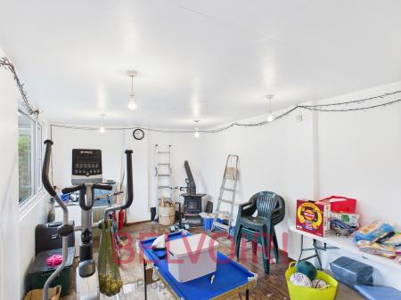 3 bedroom Semi-detached house for sale in Soames Crescent, Stoke-on-Trent, ST3