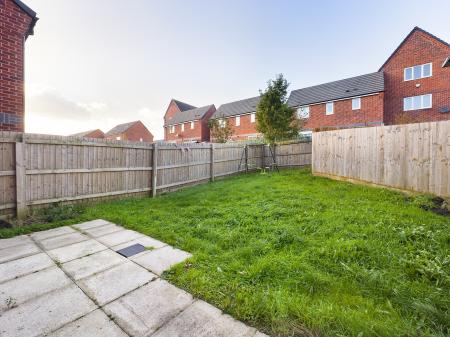 4 bedroom Semi-detached house to let in Commercial Road, Hanley, Stoke-on-Trent, ST1