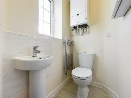 4 bedroom Semi-detached house to let in Commercial Road, Hanley, Stoke-on-Trent, ST1