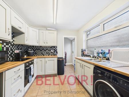 3 bedroom End of terrace house for sale in Norton Avenue, Tunstall, Stoke-on-Trent, ST6
