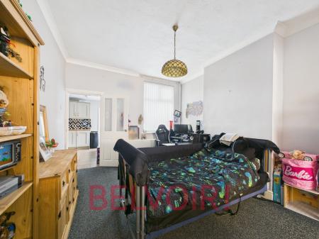 3 bedroom End of terrace house for sale in Norton Avenue, Tunstall, Stoke-on-Trent, ST6
