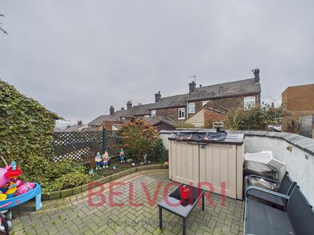 3 bedroom End of terrace house for sale in Norton Avenue, Tunstall, Stoke-on-Trent, ST6