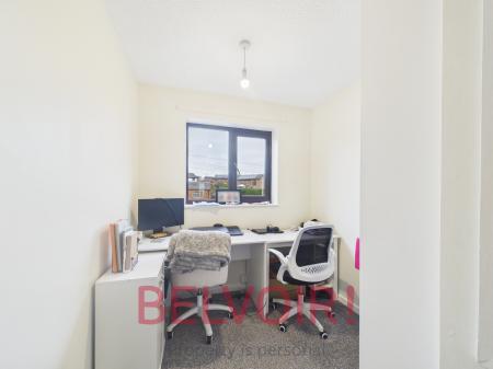 5 bedroom Semi-detached house for sale in Bexhill Grove, Stoke-on-Trent, ST1