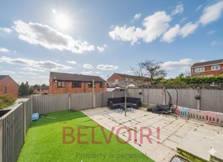 5 bedroom Semi-detached house for sale in Bexhill Grove, Stoke-on-Trent, ST1