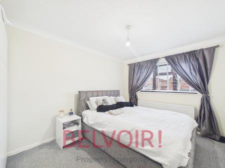 5 bedroom Semi-detached house for sale in Bexhill Grove, Stoke-on-Trent, ST1