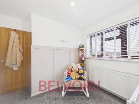 5 bedroom Semi-detached house for sale in Bexhill Grove, Stoke-on-Trent, ST1